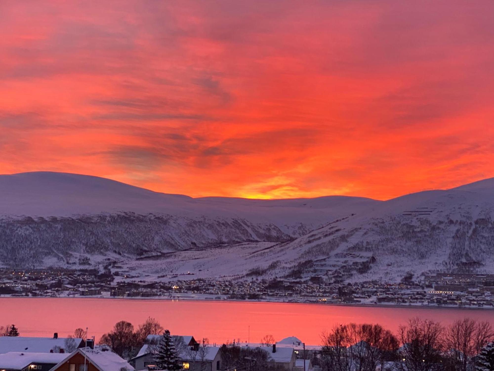 Arctic Retreat - Spacious Apartment Next To Amazing Nature Tromsø Eksteriør bilde