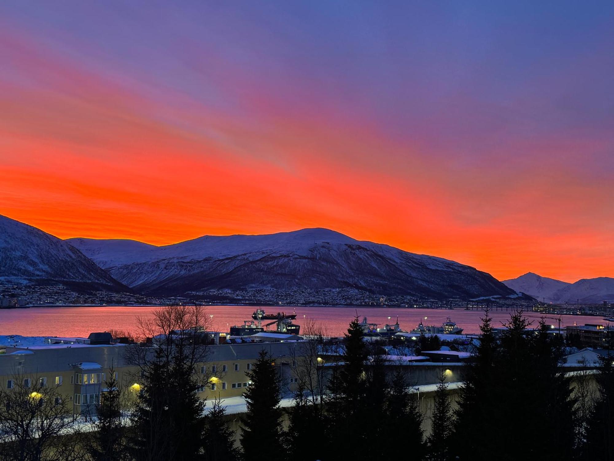 Arctic Retreat - Spacious Apartment Next To Amazing Nature Tromsø Eksteriør bilde