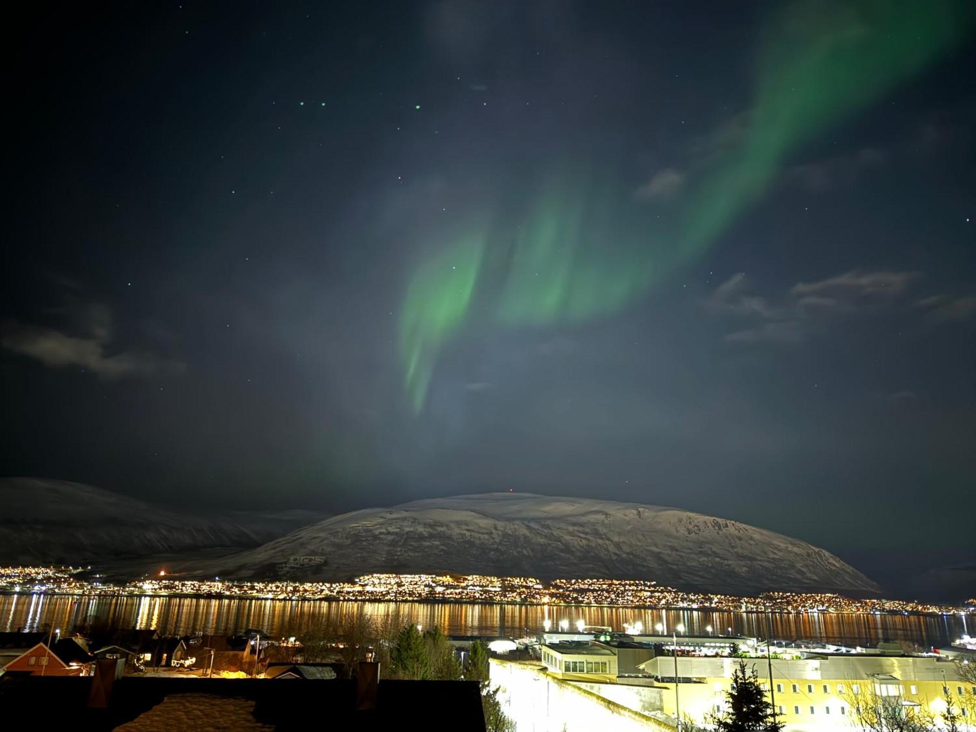 Arctic Retreat - Spacious Apartment Next To Amazing Nature Tromsø Eksteriør bilde